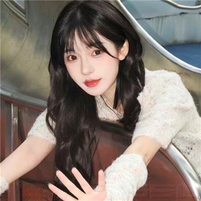露台上的女人